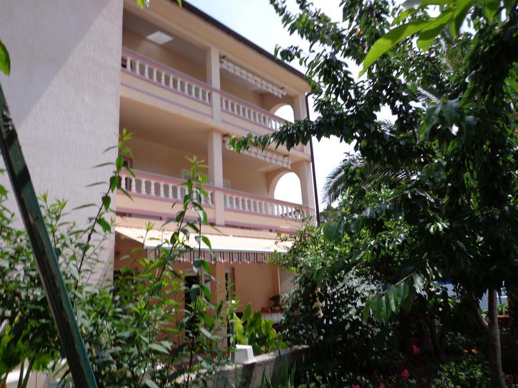 Apartments Nada Mundanije Buitenkant foto